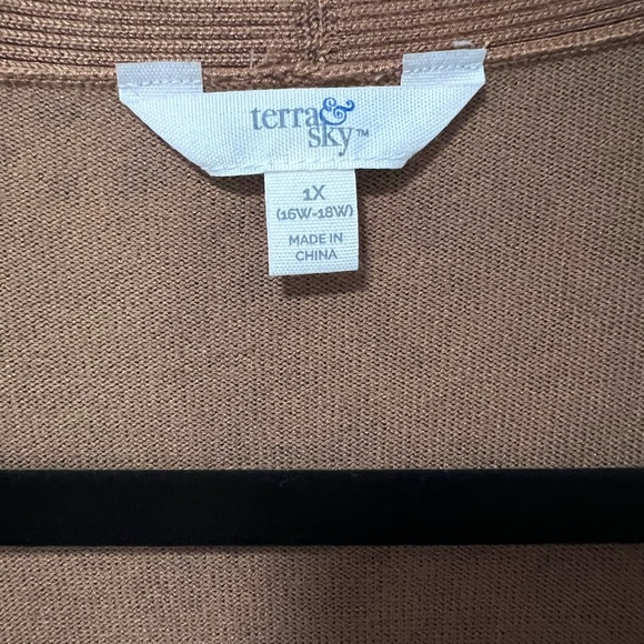 Terra & Sky Brown and Black liquid knit Leopard Cardigan 1X/16-18W - Picture 2 of 9